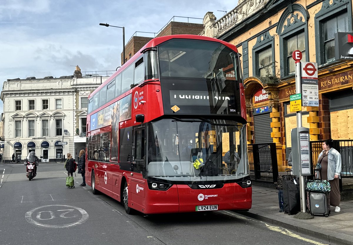 First bus ride of the day. 

Smooth electric ride from <a href="/TUKLondonBus/">Transport UK London Bus</a> on the latest <a href="/Wright_bus/">Wrightbus</a> Electroliner.