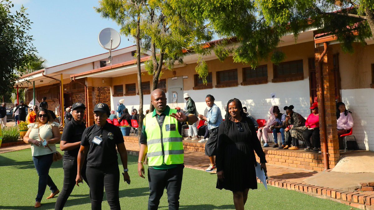 We began our day at various sites in Atteridgeville, Tshwane, overseeing the registration and verification process of the jobs and skills programme. iWeekend enkulu! #iCrushNoLova