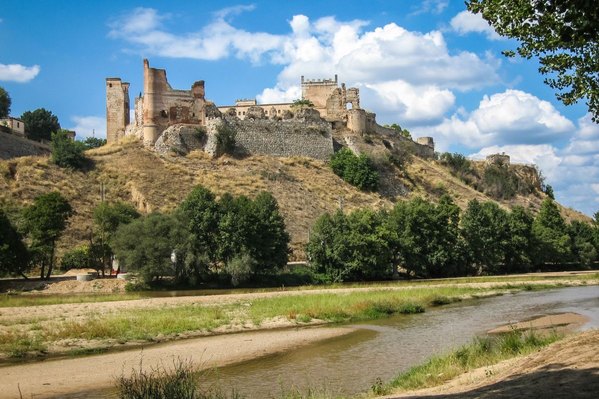 Descubre la ruta del Lazarillo en Toledo buff.ly/3J3Y8SI vía @descubrir.com