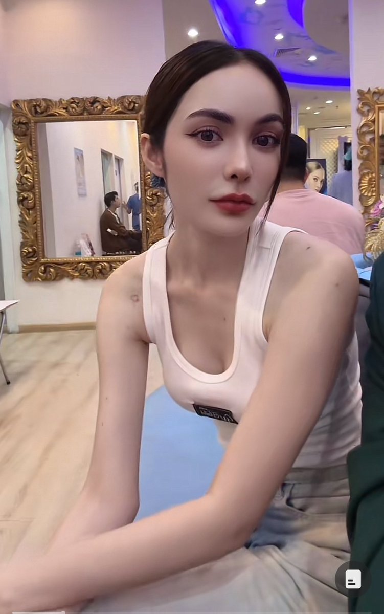 Charlotte in tank tops might just be my new weakness. Thank God she isn’t wearing those Chromehearts glasses; otherwise, it would be a double combo kill. 😮‍💨🥵

HOTTEST13 CHARLOTTE
#ชาล็อตออสติน #CharlotteAustin