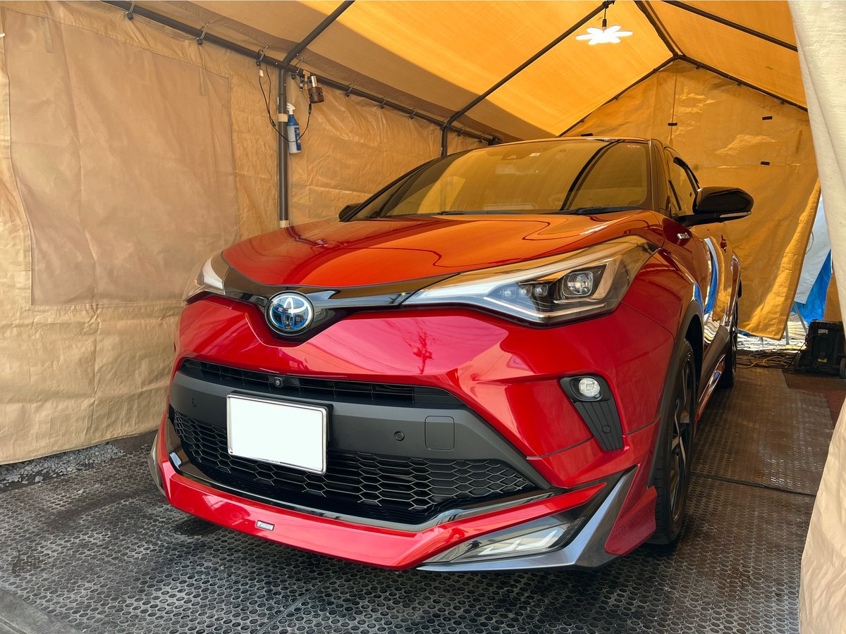 SHO_SR_brothers's tweet photo. 本日は、CH-Rをボンネット・ルーフのボディー磨きと、全体的にガラス系コーティングを施工させて頂きました❕
水垢も消えて、艶々に仕上がりました✨
この度、当店をご利用頂きまして誠にありがとうございました!
またのお越しをお待ちしております😊
#群馬県 #館林市 #GRCHR #磨き屋 #車屋 https://t.co/9FdCgtvZAe