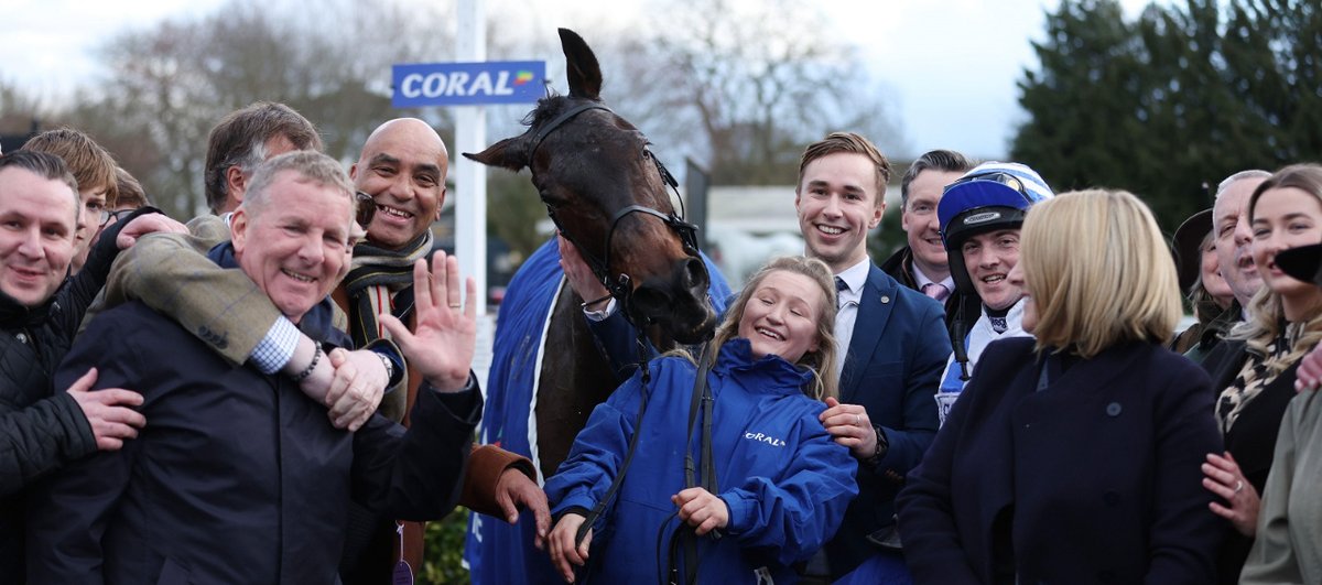 Today's 3m 1f Handicap was nominated as the end-of-season target for the aptly-named Forward Plan by owner Andy Stone after triumph at Kempton. Andy has also set up the National Hunt Racing Club to encourage younger owners to get involved. Read here: theownerbreeder.com/stories/magica…