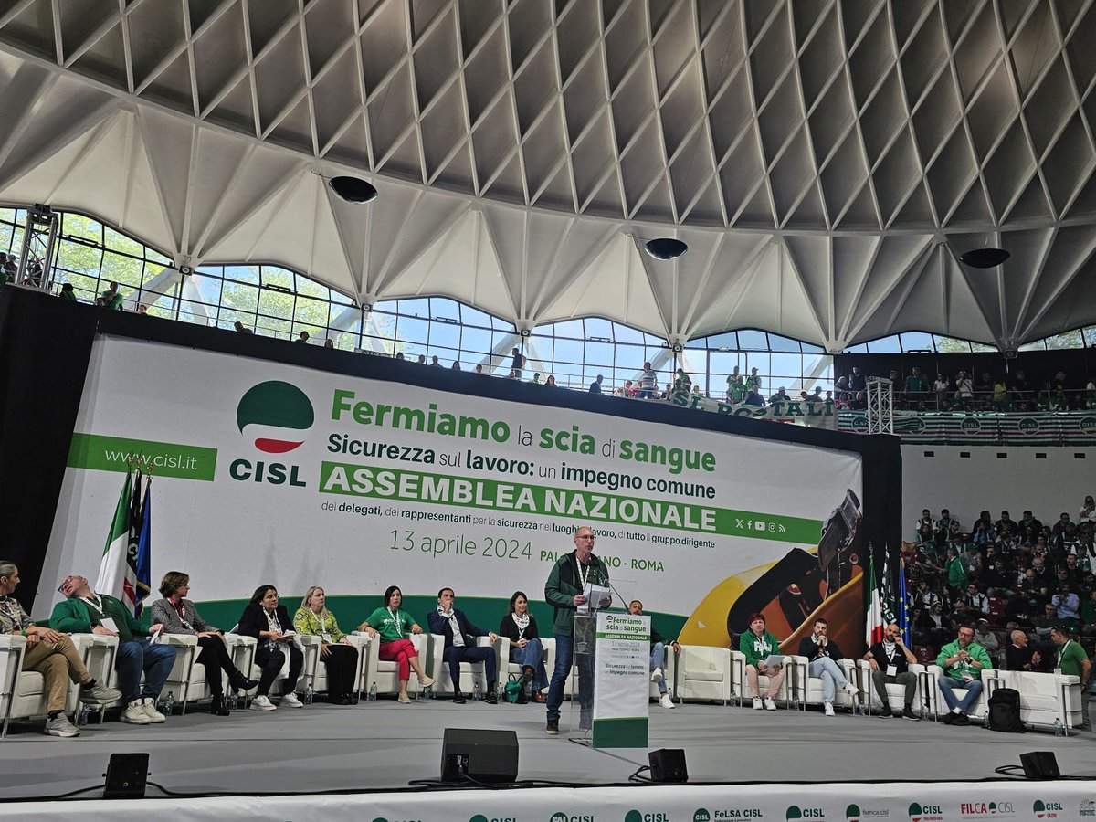 filcacisllazio's tweet photo. Numerosa delegazione della Filca Cisl Lazio, con i suoi Rls e Rlst, presente all'assemblea Nazionale, per fermare questa lunga scia di sangue nei luoghi di lavoro,  per una maggiore consapevolezza e sensibilità della #Sicurezzasullavoro. @CislNazionale @FilcaCisl @Cisl_Lazio. https://t.co/ccX3JCmVMl