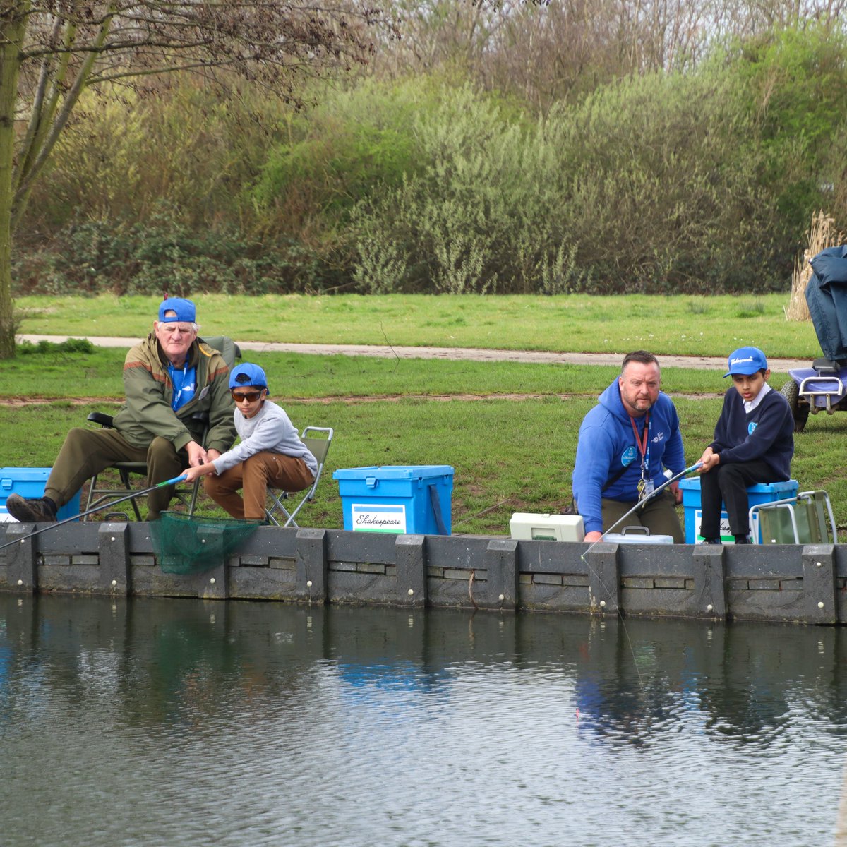 🐟 Spring Into Fishing this April at the Angling Trust's free and fun outdoor activity events for families! 🎣 Everything you need to get started will be provided – from bait to instructions by trained coaches and expert volunteers. Find out more: anglingtrust.net/2024/03/08/202…