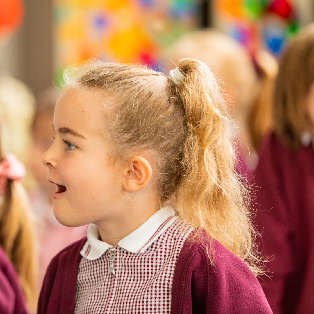 Today is Slow Art Day. 🐢 We encourage you to spend 10 minutes ⏰ looking at an artwork with your class. #TheSuperpowerOfLooking has plenty to choose from! Link in bio. 🖼️ Let us know what you choose. 👇 📸David Madden Photography @artukdotorg @FreelandsF @SlowArtDay