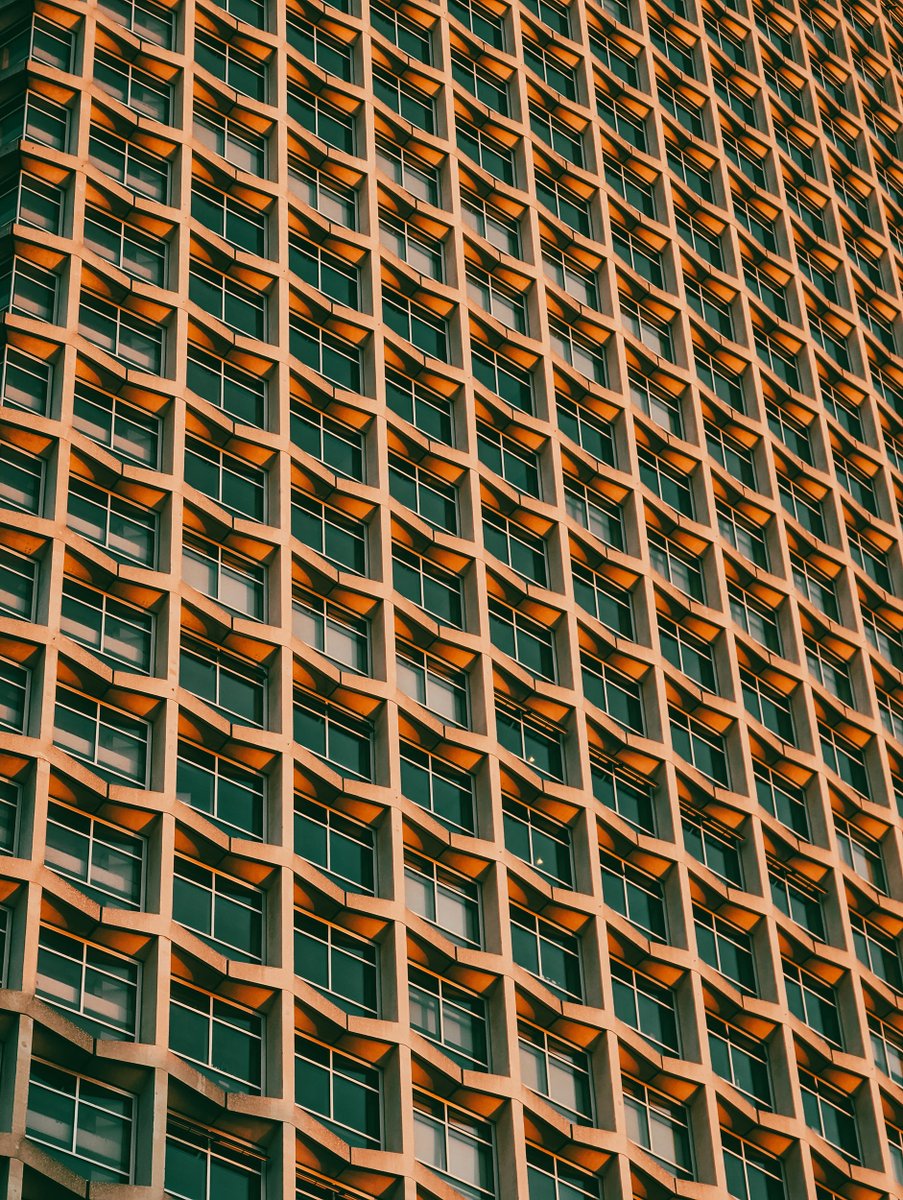 Congratulations to Alex Russell for being selected as this week's #APSmartphonePicoftheWeek with this Google Pixel 6 Pro image of the Center Point building on Tottenham Court Road, London! Instagram: alexrussell_photo amateurphotographer.com/latest/article…