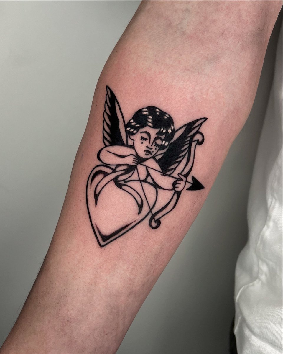• Cupid • small delicate traditional piece by our resident @nicole__tattoo 
Get in touch to book with Nicole!
Books/info in our Bio: @southgatetattoo 
•
•
•
#cupid #cupidtattoo #traditionaltattoo #oldschooltattoo #oldschoolart #northlondon #londontattoostudio