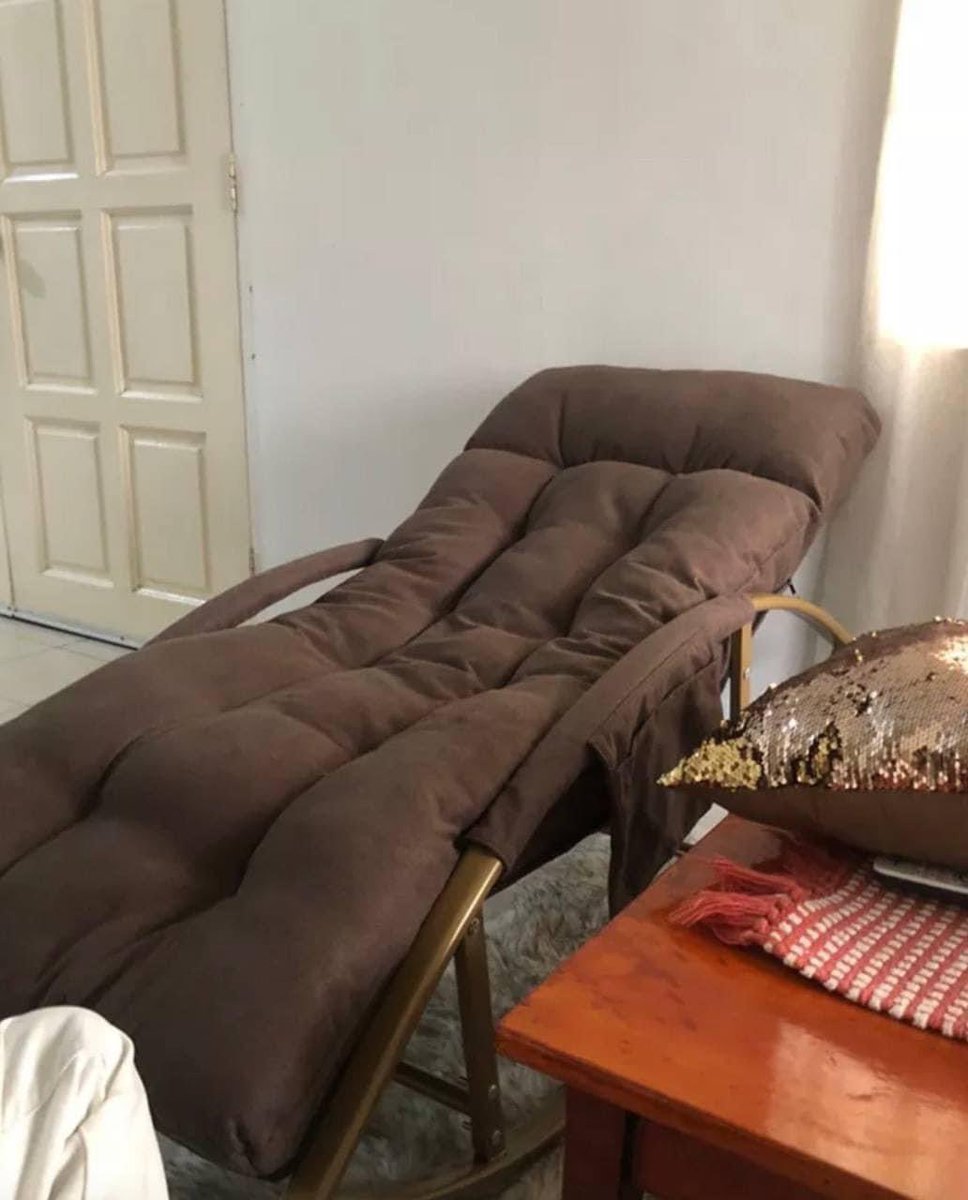 DiscountKaw's tweet photo. Rasa taknak bangun dah bila duduk kerusi ‘malas’ ni. Dulu dekat kampung mesti ada satu 🥹

Sekarang dah upgrade lagi selesa. Balik kerja kaki badan otak penat dapat duduk dekat kerusi ni smbil layan movie syok teruk!

Ni kerusi ‘malas’ tu 👉🏻 https://t.co/bKmoKT2n7S https://t.co/NshFgX8CLV
