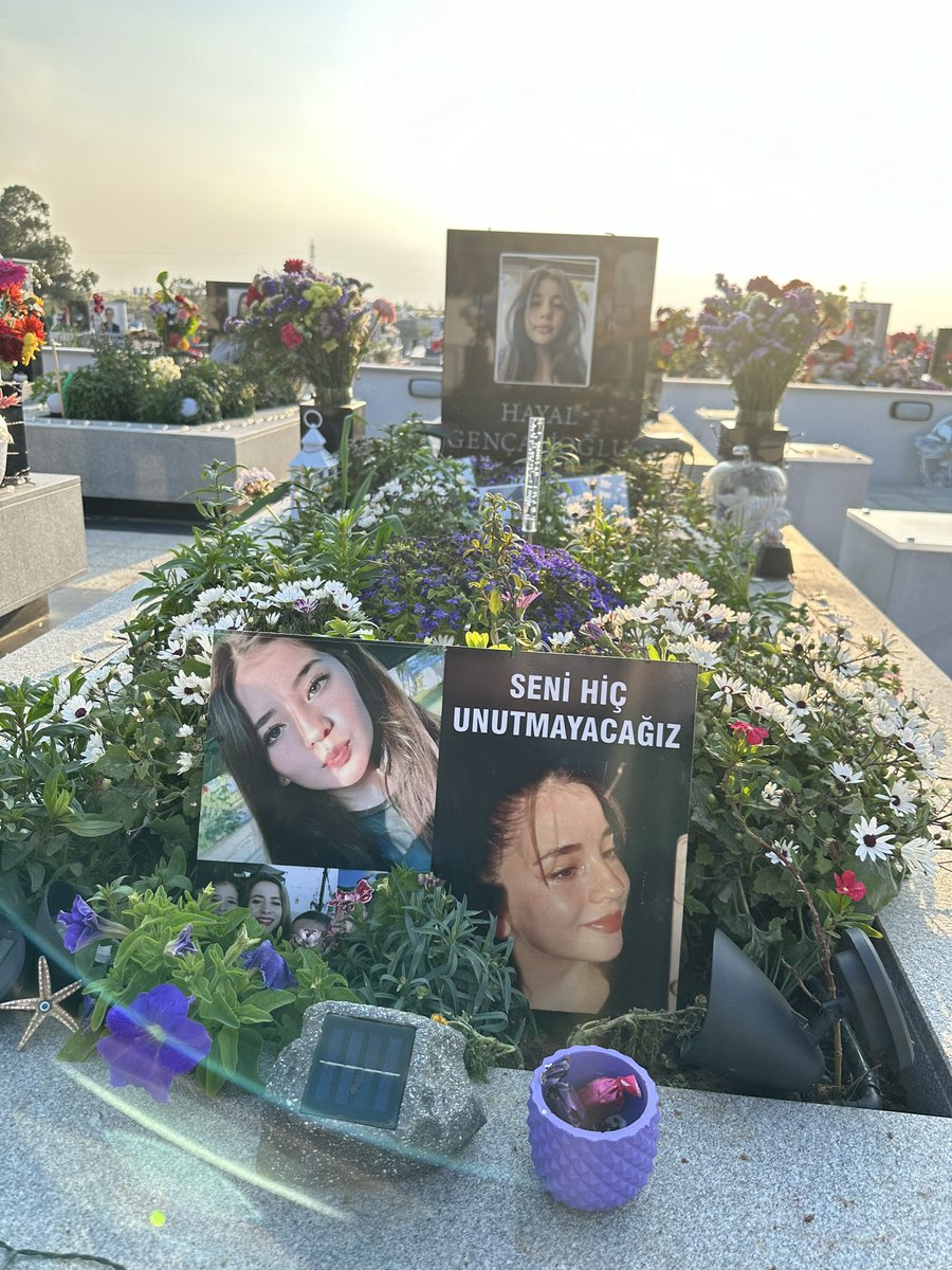 daghanderya1881's tweet photo. Katillerrrr katilsiniz katilllll😭 Gencecik 72 canı toprağa gömdünüz. Sizin o leş bedeninizi kabul edecek bir toparağınız dahi olmasın. Ölüp ölüp dirilin ÖLMEK için dua edin ama ÖLEMEYİN. 26 Nisanda #olasıkast diyoruz. 

#isiasortakdavamız 🤍🪽♾️🇨🇾🇹🇷 https://t.co/sGIHywI4hQ