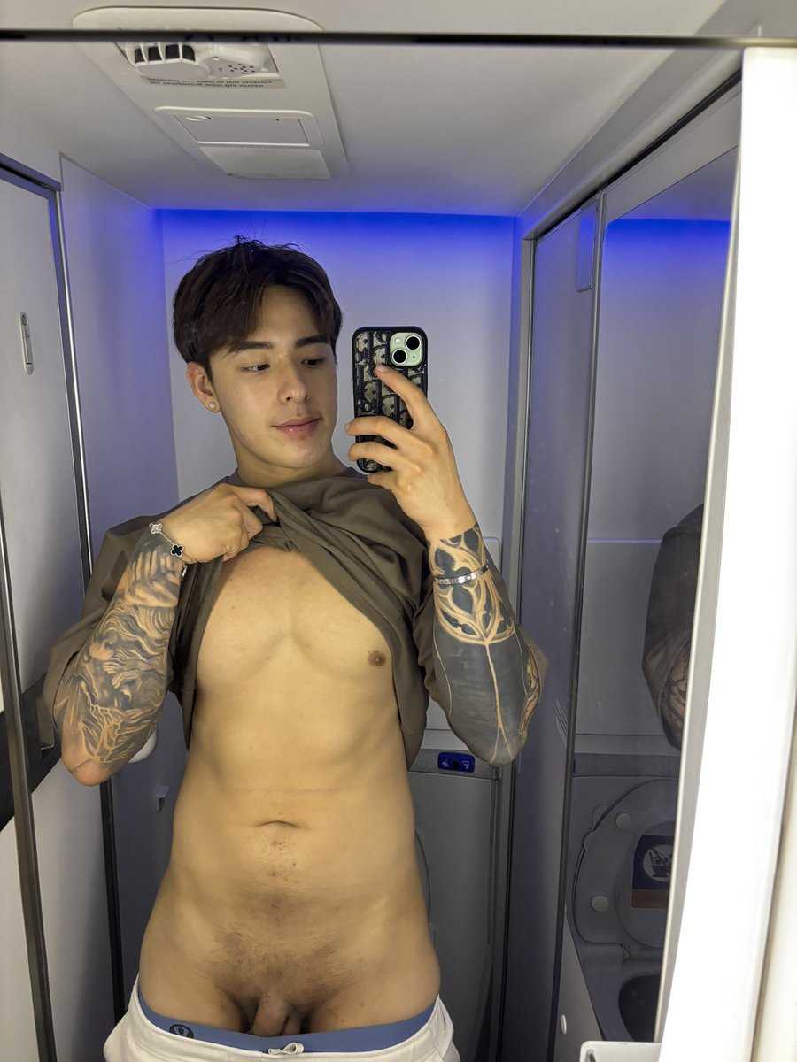tituslow22's tweet photo. Mile high club 😮‍💨

https://t.co/GcoJglHHwp https://t.co/J2esHdwKEe