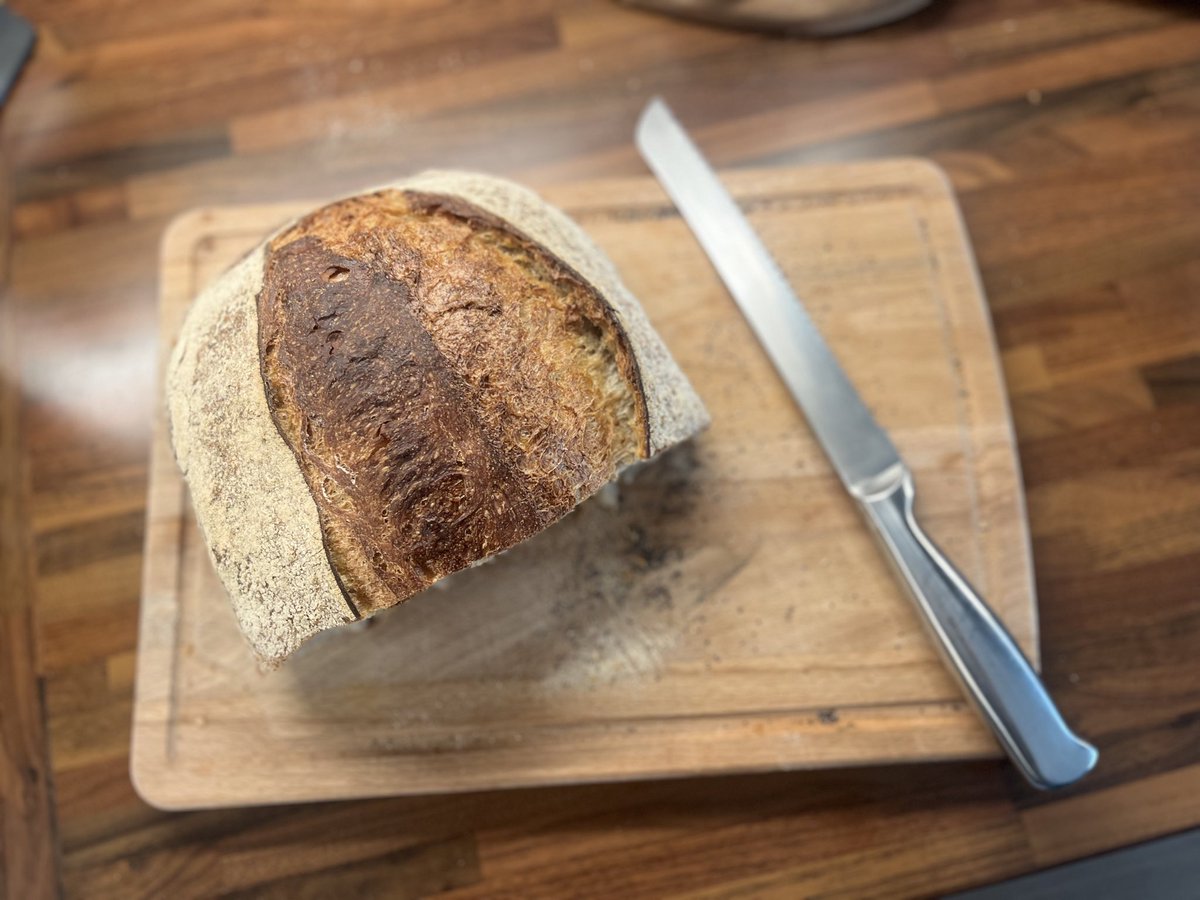 The @LondonMarathon carb loading starts here with an absolutely massive sourdough Stupidly taking input on my playlist for the day again: justgiving.com/page/paul-stan…