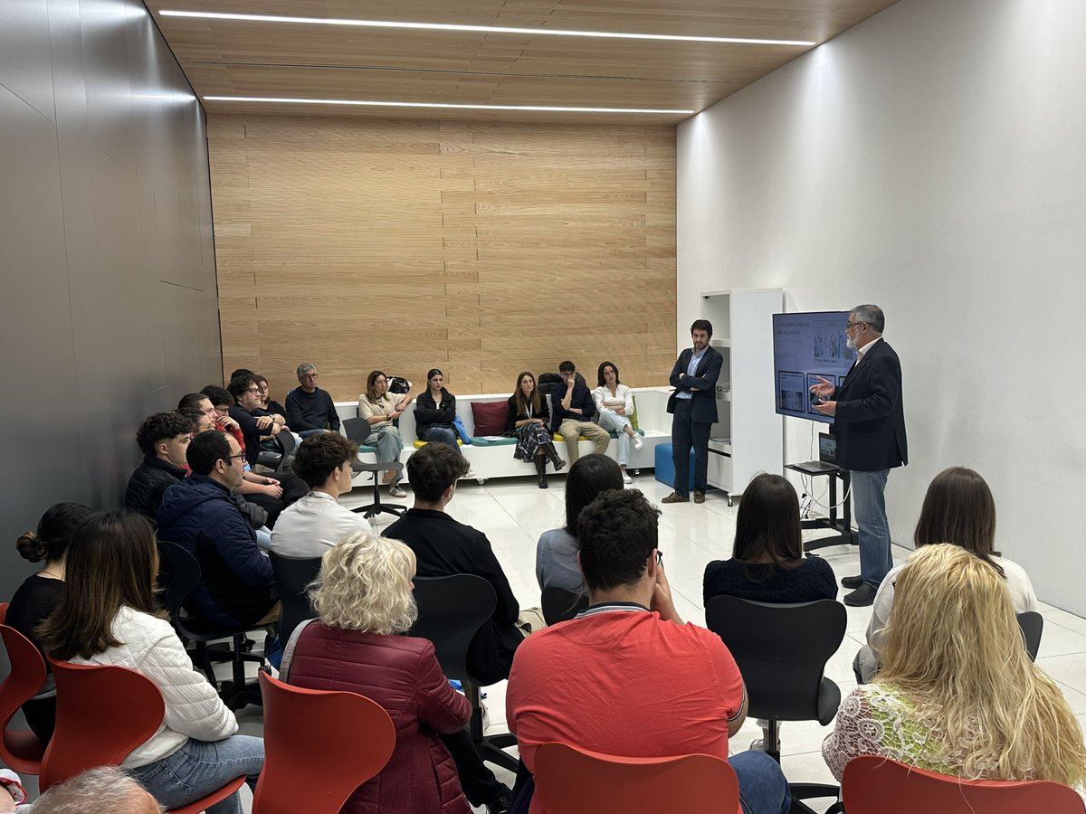 LaSalleBCN's tweet photo. 💭 Descobreix el món actual amb el nostre Grau en Filosofia, Política i Economia. Explora les dinàmiques polítiques i econòmiques, fomenta el teu pensament crític i participa en debats d'avantguarda. Uneix-te a la conversa del demà!
#BeAPhilosopher #LSOpenDay https://t.co/roEABgJ1AB