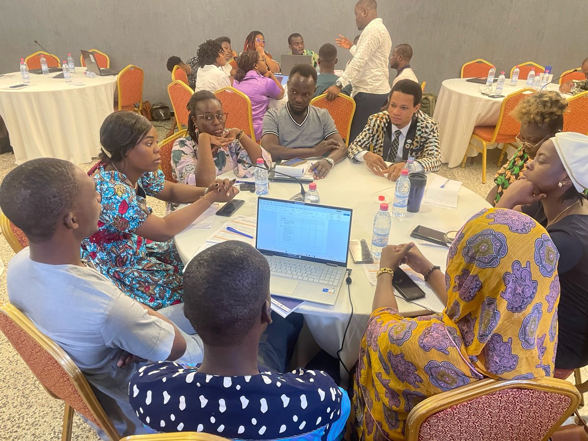 Formation de focus groupes pour l’évaluation de l’outil suivant les indicateurs clés :
- Disponibilité des services
- Information
- Accessibilité
- Qualité
- Non-discrimination
- Coût des services
- Accès à la justice
#RedevabiliteReproductiveBenin
#JusticeReproductiveBenin