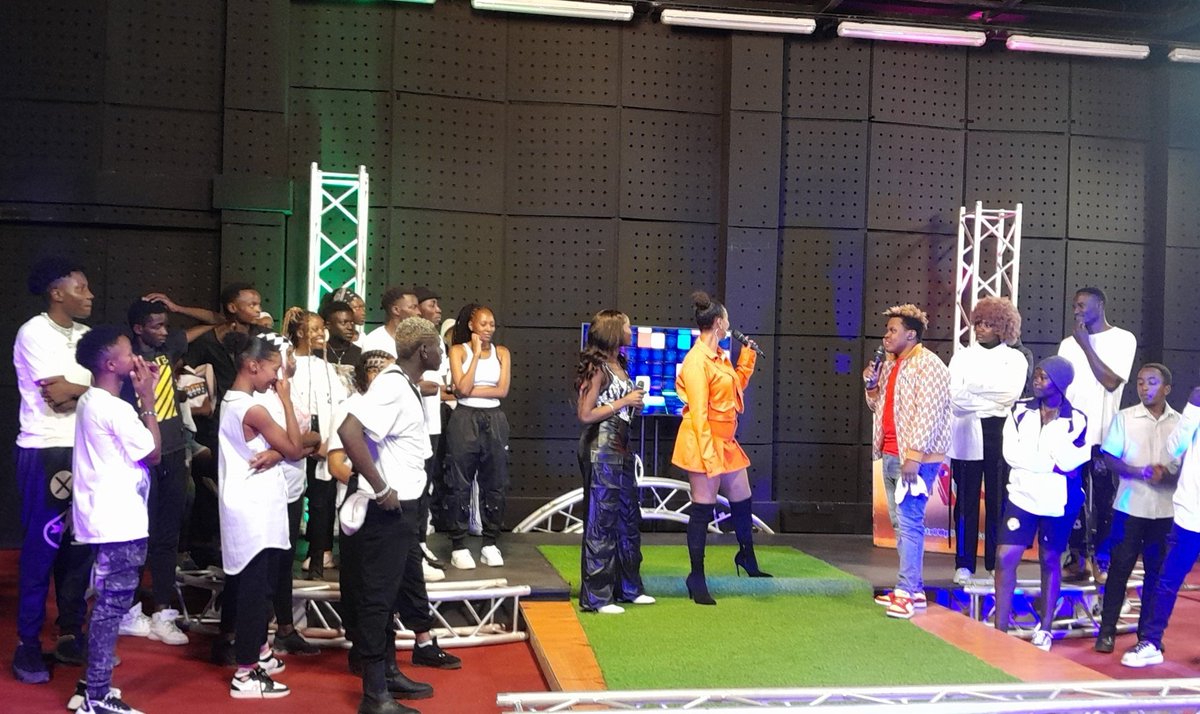 NWainainake's tweet image. Habida brought the vibes on #Str8UpLive  @ktnhome_
@Joedebestt
 @djtatuah @SilasKwodi @purity_nelima @TheRealHabida #RachealRuto