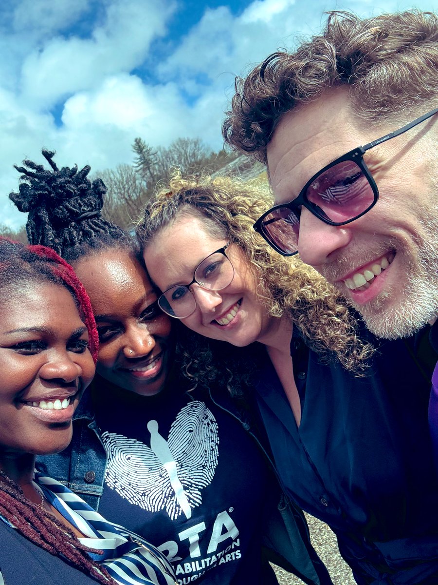 Yesterday our office presented at the @NYCMarymount Borders Conference inside Bedford Hills Correctional Facility and got to catch up with some of our favorite colleagues @KikiDunston @LisetteBamenga 🎉#higheredinprison #crossingborders