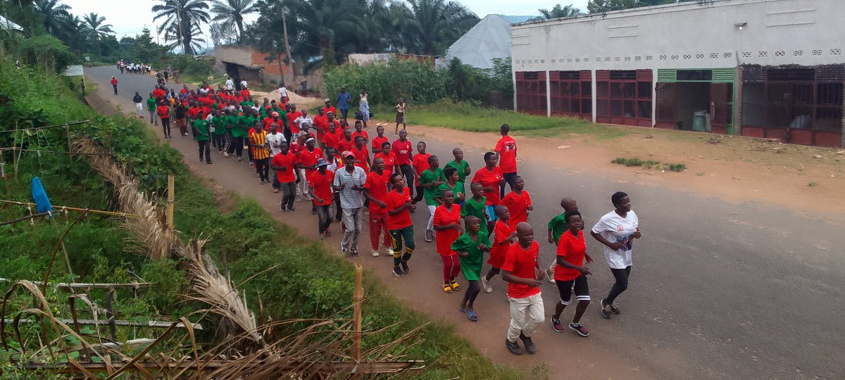 CnddB64275's tweet photo. Kur'uyu wa 13/04, @imbonerakure zo muri @zone ya bubanza zazindukiye mugikorwa co kw'inonora imitsi munyuma yico gikorwa bagiye hamwe barabonako uburyo bariko barabwegeranya neza bafata ingongo uko bokoresha ubwo buryo muntumbero yokwiteza #imbere bakadugira rimwe mw'iterambere. https://t.co/TkBY5HV1Wz