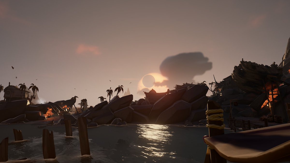 That's no moon... New @SeaOfThieves cross over event teased #StarWars #SeaOfThieves #SOTShot