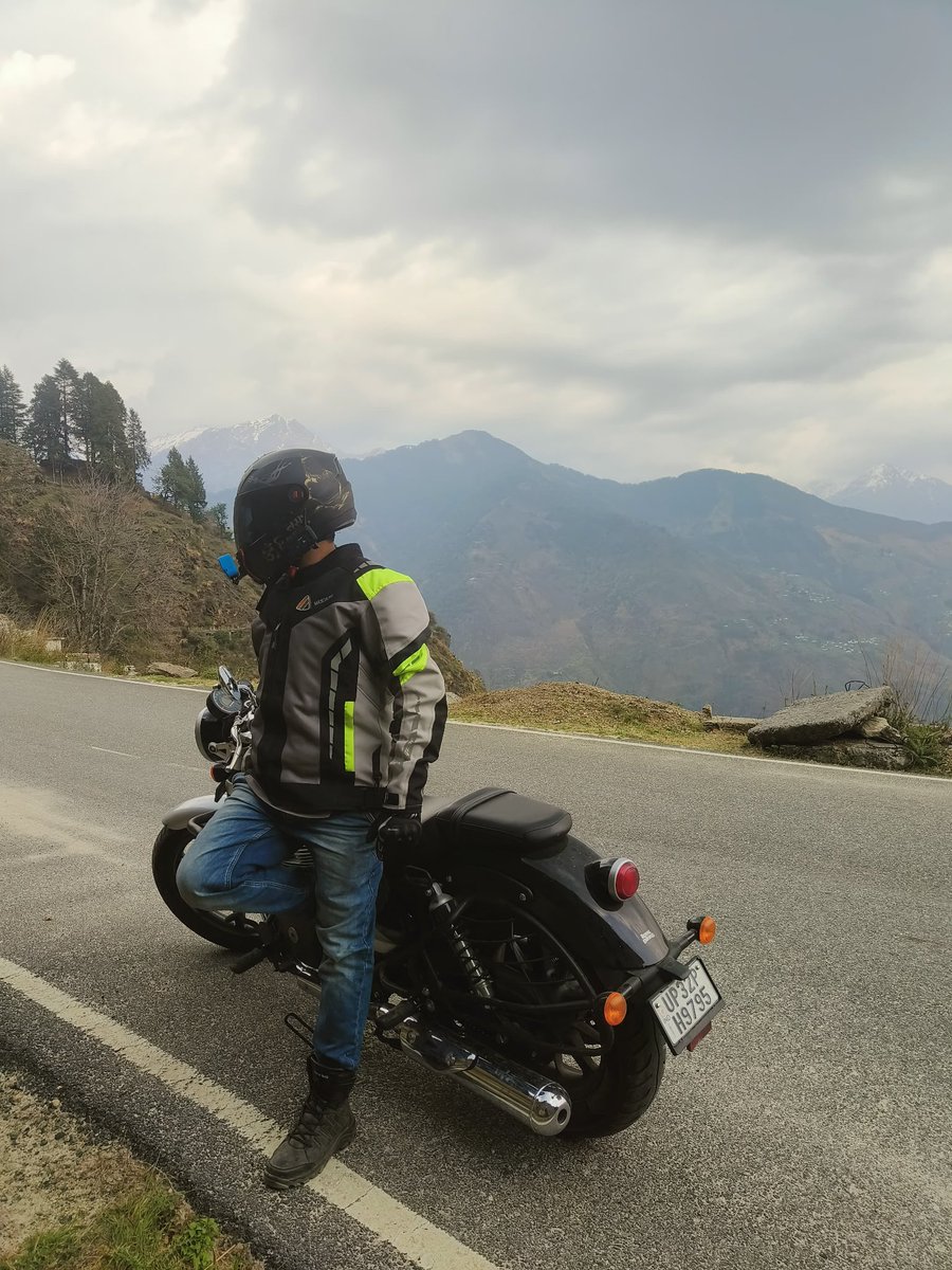 tanmaimehrotra's tweet photo. @royalenfield @RoyalEnfieldIn have bought SM650 in Feb. Recently went on a trip from Lucknow to Munsiyari and found out that RE has missed to provide the comfort. A lot of stiffness in suspension and poor seat quality as even compared to Meteor 350. Need some solution... https://t.co/H1KAJHw0gt