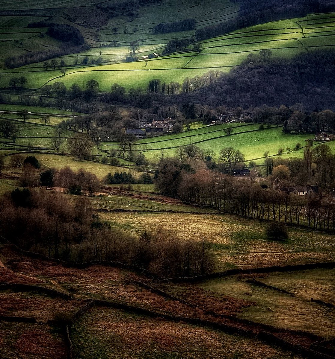 Watching the light… #peakdistrict #journeysthroughthelandscape