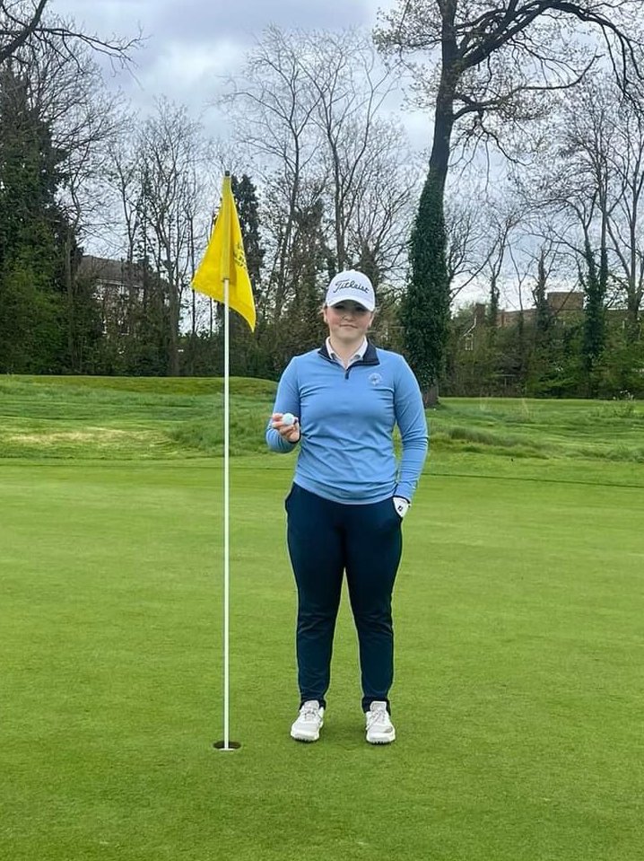 Two hole-in-ones from two @dartfordgolf players in one week 🎯

Congratulations to Chloe Samuel, who got a hole in one on the 8th at Royal Blackheath Boys' Medal competition 👏

(Haiden Matos got the other hole in one, see yesterday's post for more details)

#holeinone #KentGolf