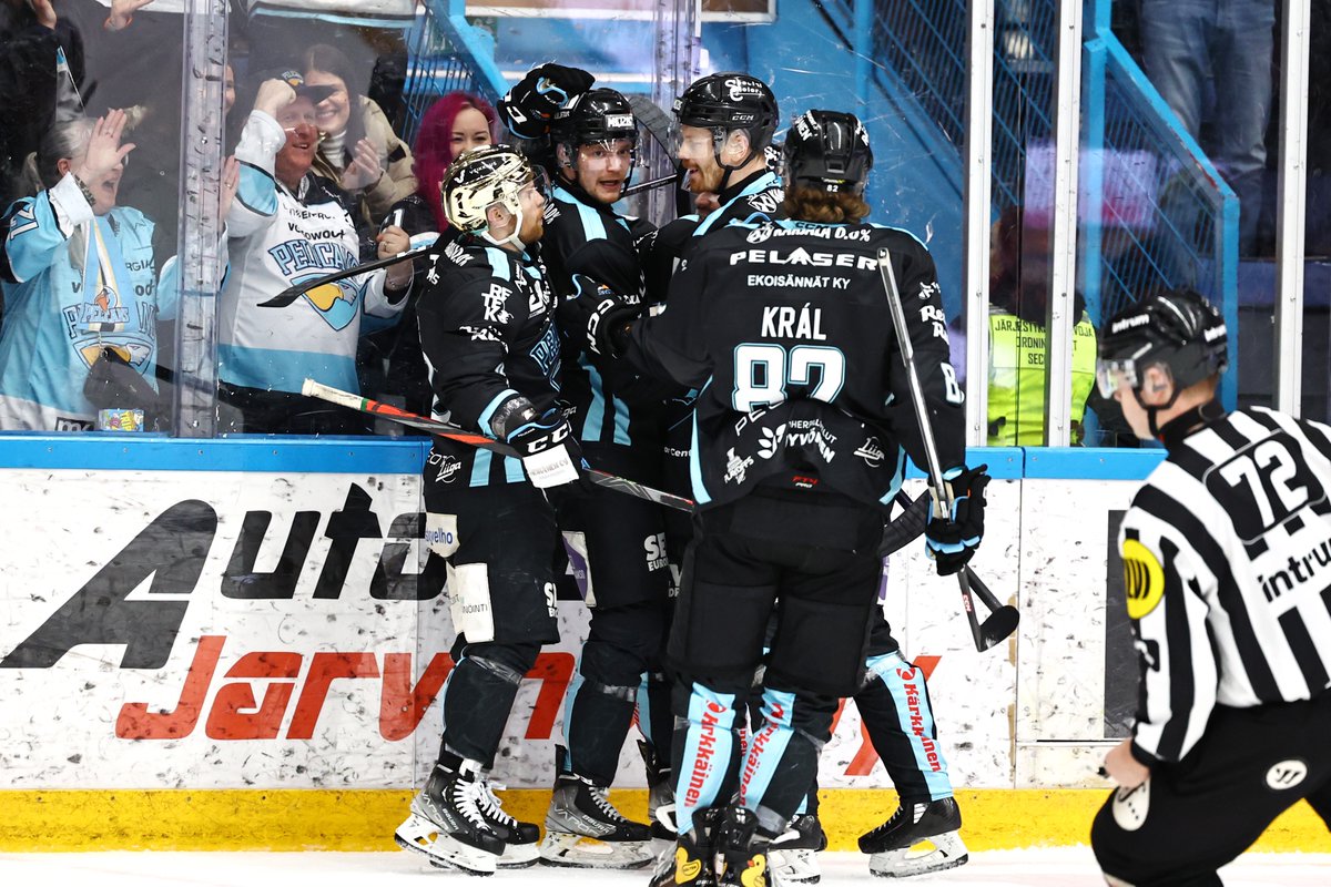 '𝐃𝐚𝐲𝐬 𝐰𝐨𝐫𝐭𝐡 𝐥𝐢𝐯𝐢𝐧' Semifinaalit Game 5: Pelicans-Kärpät tänään klo 17.00! 🎟 lippu.fi/event/pelicans… 📸 Tomi Natri #PelicansFi #Liiga