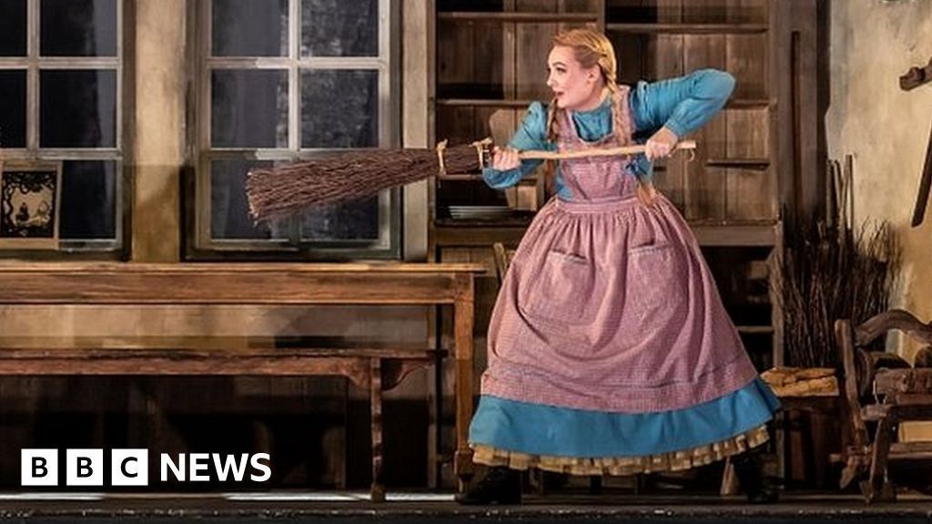 Royal Ballet & Opera Schools tweet media