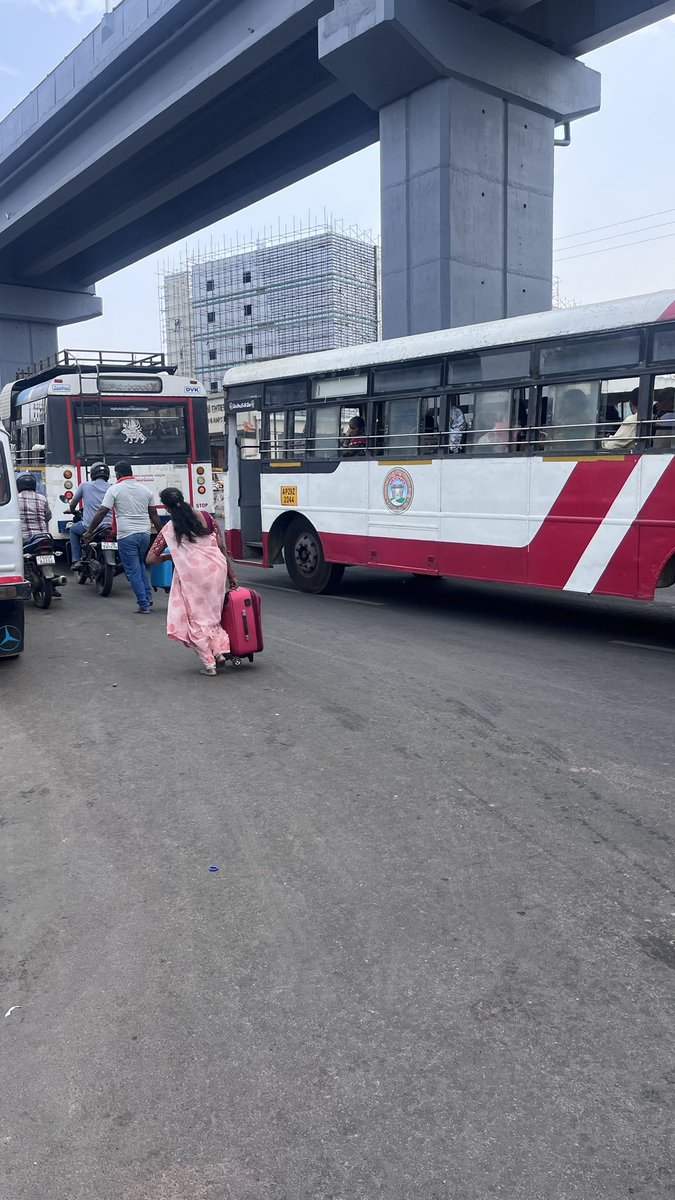 Really need to take action. Conductors is not giving change for ₹100 it's repeating daily.  They are talking vulgar. Bus no. TS29Z2044 . 
They are asking to the get down of the bus. @tsrtcmdoffice @TelanganaCMO #TSRTC #Hyderabad #Citybus