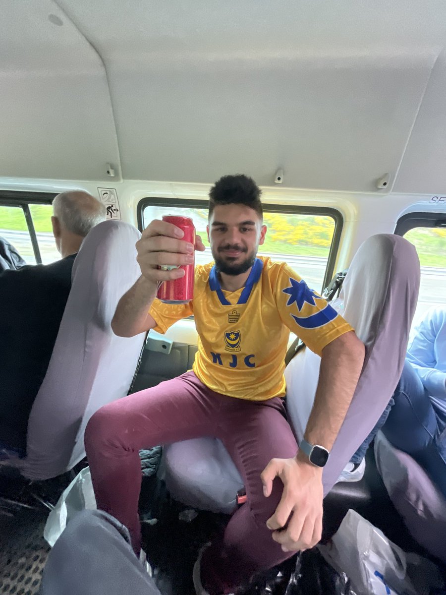jordsjarv's tweet photo. @FBAwayDays  fella on our bus to Bolton got dressed in the dark… https://t.co/ELAMkkQFbj