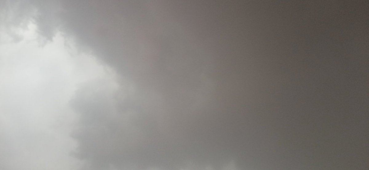 आज ही आपसे पूछा था कब होगी बारिश ये देखो भगवान् ने सुन ली । #Rain #Delhirains #Delhi