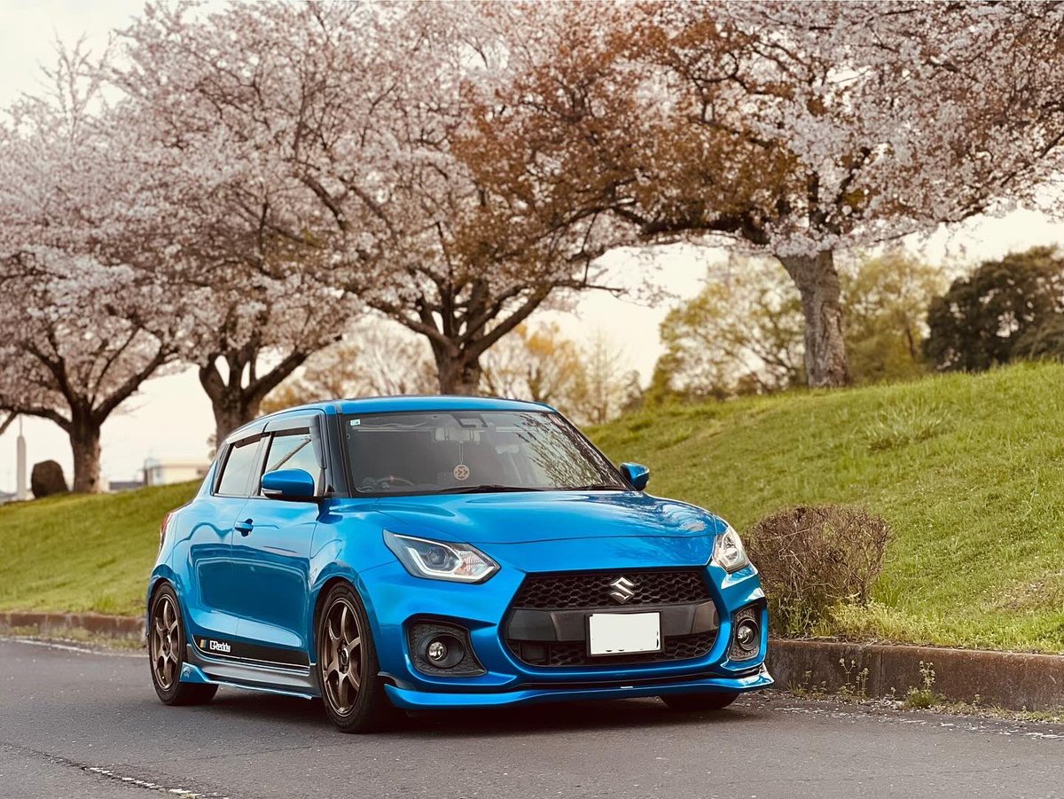 ZC33S_1001's tweet photo. スイスポと桜🌸 https://t.co/wFHqtBaryP