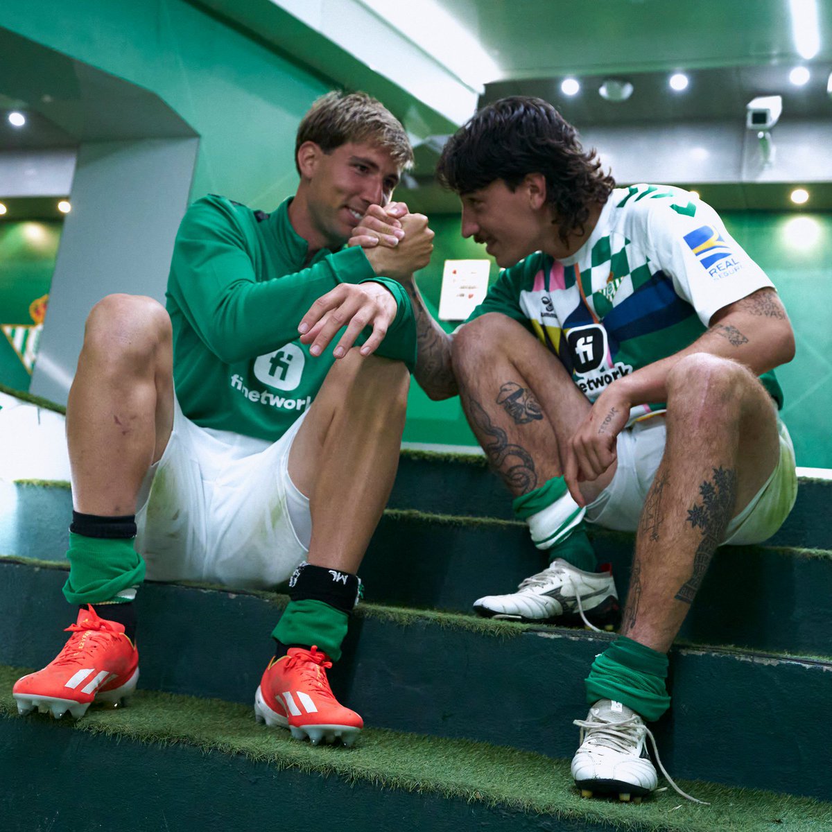 unidosX1pasion's tweet photo. Enhorabuena Juan por el golazo, el partido y el MVP, más que merecido. 

Sigues haciendo historia y enorgulleciendo a esta que es tu peña. Te queremos !!!

Peña Bética de Olivares
JUAN MIRANDA https://t.co/YiVSeJZDFw