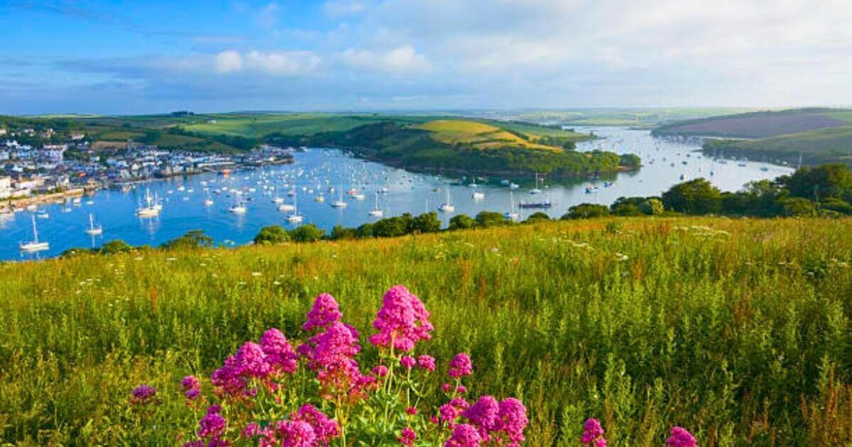 The UK’s ‘most beautiful’ seaside town is also Britain's favourite ‘prettiest staycation’  buff.ly/4amO6IH #staycation #flightfree #ecotravel