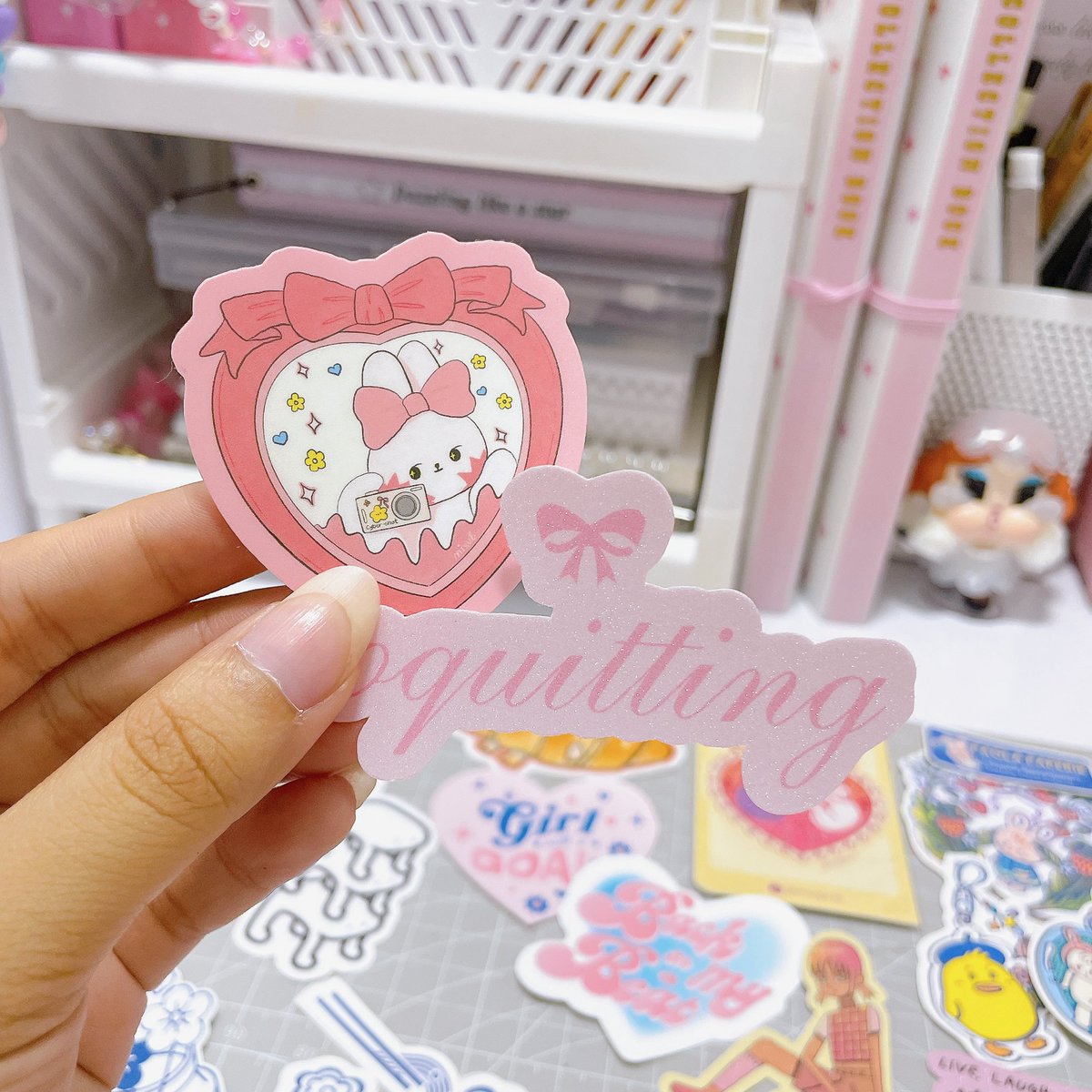 Littpinkstudio's tweet photo. live love laugh #KomiketSouth 🎀 https://t.co/ZuSa84UqM8