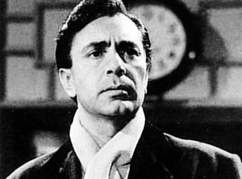 'Whenever I lost courage, my life became a meaningless burden 💐💐

- - Balraj Sahni
#deathanniversary