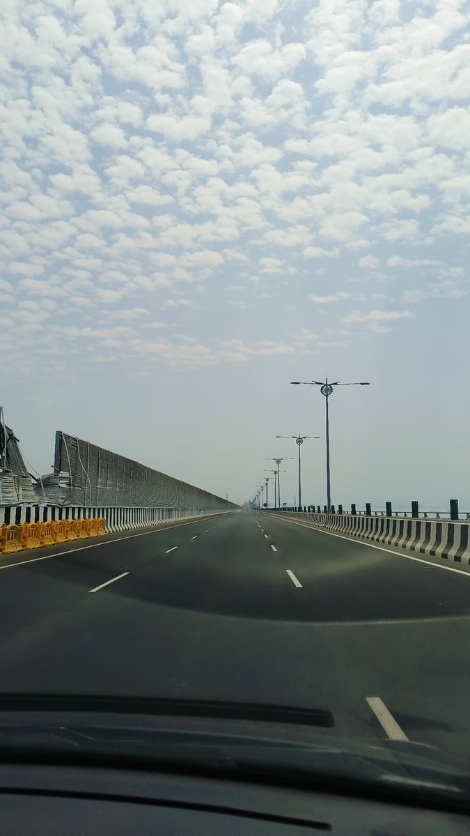 sajithabraham's tweet photo. Why i Love the #atalsetu
The dive between Pune to BKC
2009 3hrs
2023 4.5hrs
2024 3hrs

Bas woh last me 250 rupaiya kat Jaata Hai tab lagta hai ki 24 saal se tax bhare the us se nahi ban paaya? 😂😂
Chalo Theek hai par.

@nitin_gadkari
@NHAI_Official

#loveatalsetu https://t.co/wi6TbC2CBN