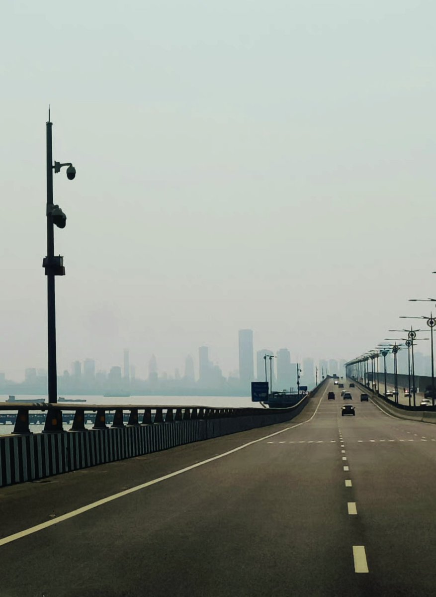 sajithabraham's tweet photo. Why i Love the #atalsetu
The dive between Pune to BKC
2009 3hrs
2023 4.5hrs
2024 3hrs

Bas woh last me 250 rupaiya kat Jaata Hai tab lagta hai ki 24 saal se tax bhare the us se nahi ban paaya? 😂😂
Chalo Theek hai par.

@nitin_gadkari
@NHAI_Official

#loveatalsetu https://t.co/wi6TbC2CBN
