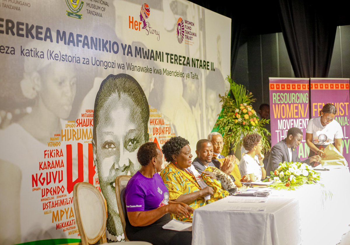 MuseumTanzania's tweet photo. Sherehe ya kusherehekea Mafanikio ya Mwami Tereza Ntare II ambaye ni chifu wa kwanza mwanamke ambaye alitawala jamii ya watu wa mkoa wa  Kigoma eneo la Heru. Sherehe hizi zinafanyika kwenye ukumbi wa Makumbusho na Nyumba ya Utamaduni Posta Dar es Salaam. https://t.co/YPLhkoE5r0