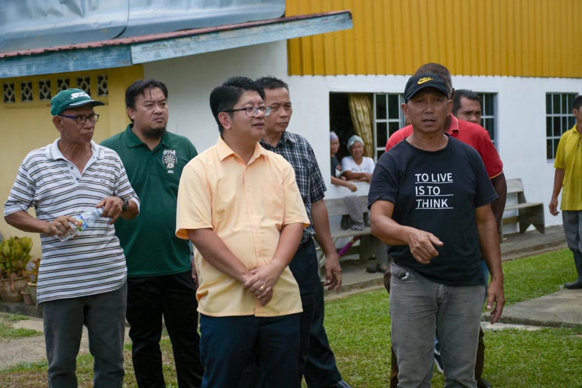 13 APRIL 2024 | KOTA BELUD Seterusnya singgah meninjau program gotong-royong di Gereja SIB Kg Tegudon dan menyampaikan sumbangan RM4,000 bagi membeli 100 kerusi plastik untuk kegunaan jemaat di gereja ini. Semoga amalan gotong-royong dalam komuniti juga terus diamalkan oleh…