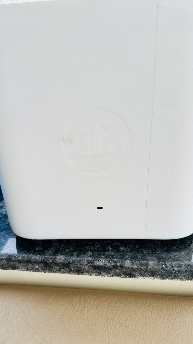 SaideepMyadam's tweet photo. Hey @JioCare, @reliancejio @reliancegroup Jio Air Fiber connection being down since day one! It's been 4 days and still no engineer has shown up. I've called customer service 5 times, but no resolution in sight. What's going on? #JioAirFiberDown #CustomerServiceFail https://t.co/W5kCvTTiMf