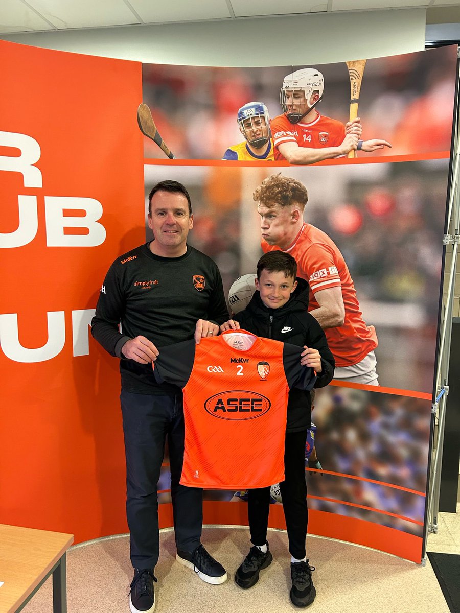 Ádh mór to the 18 boys who will play at the Cumann na mBunscol mini game at half time of tomorrow’s Senior Ulster Football Championship Clash with Fermanagh! 

We were delighted to sponsor jerseys, shorts and socks for all the boys to mark this momentous day!!!

#ArdMhachaAbú