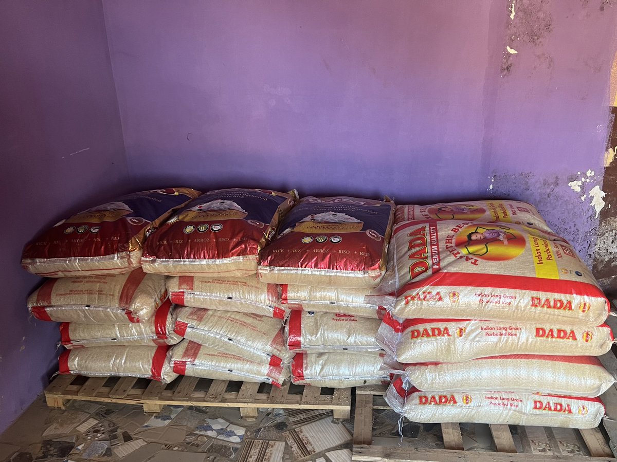 I don open business Make una come patronize me 🤭🤭🤭 Imported Foreign bags of rice 69k per bag Perfect 50kg with complete dericas straight from Seme border ✅✅ Location is Ayobo Lagos Please help retweet!!
