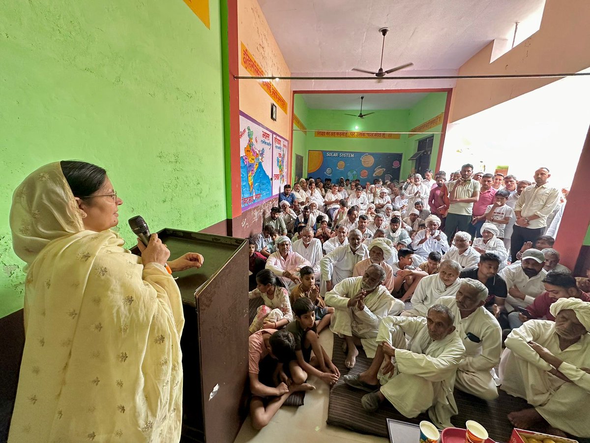 KamleshDhanda1's tweet photo. कलायत विधानसभा क्षेत्र के गांव किठाना और कमालपुर में ब्राह्मण समाज द्वारा आयोजित कार्यक्रमों में पूर्व सांसद @LtGnDPVats जी के साथ पहुंच कर आगामी लोकसभा चुनाव में कुरुक्षेत्र से भाजपा प्रत्याशी श्री @naveenjindalbjp  को भारी मतों से विजयी बनाने की अपील की।
#AbKiBaar400Paar https://t.co/7lfyVL0lLr