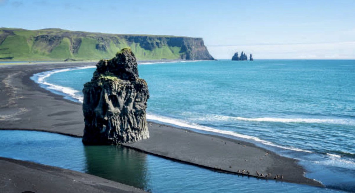 Game of Thrones'un bazı bölümlerinin de çekildiği İzlanda'nın siyah kumlu plajı Reynisfjara İspanya, Hırvatistan ve Yunanistan'daki rakiplerini geride bırakarak Avrupa'nın en iyi plajı oldu.
