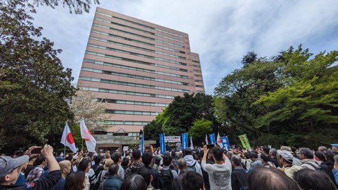 自民公明、恥を知れ💢💢💢 日本人を舐めるな‼️ #パンデミック条約反対デモ 平和ボケしている日本人に何をしても気付かないと思っていたんでしょう😡 必死で育ててきた子供達に まともな日本を引継ぎたい！ この想いは皆同じ‼️ #パンデミック条約反対 絶対に止める！ 絶対に引き摺り下ろす！…