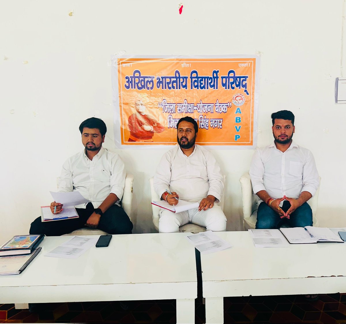 DeepakSinghRwt9's tweet photo. ABVP UdhamSinghNagar “जिला समीक्षा - योजना बैठक“  नानकमत्ता इकाई में संपन्न हुई। बैठक में प्रांत सहसंगठन मंत्री Ankit sundriyal जी का प्रवास रहा । 
#ABVP_UdhamSinghNagar https://t.co/XVogaGseCF