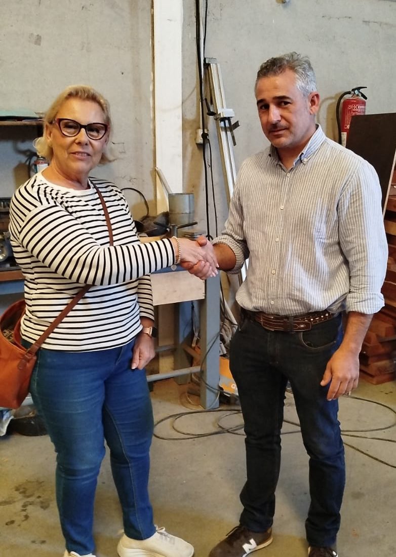 PasionAlmeria's tweet photo. 🟣NOTICIA | La Junta de Gobierno ha encargado el diseño y realización de una nueva parihuela para el paso de palio de María Stma de los Desamparados que será llevada a cabo por D. Enrique Gonzalvez @CarpinteriaRel1 en la localidad de Los Palacios.

#Pasión #Almería https://t.co/Ng560MmS4j