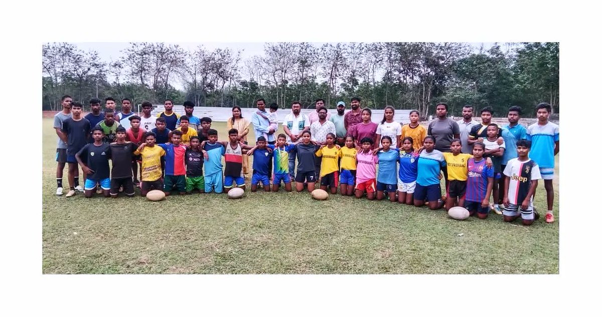 MayurbhanjRugby's tweet photo. Grateful for the surprise visit from Mr. Sananda Marandi Sir, Ex Deputy Speaker of OLA, &amp; Mr. Akay Bhai, former National Rugby player of Odisha State, to our 2024 camp. Their support energizes our players! 🙏🥰🏈 #MDRFA @CMO_Odisha @Vkpandianfancl1 @GC_Murmu @rvineel_krishna https://t.co/CNKYNZiZxZ