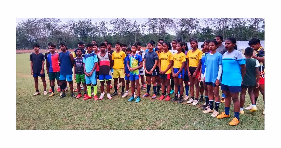 MayurbhanjRugby's tweet photo. Grateful for the surprise visit from Mr. Sananda Marandi Sir, Ex Deputy Speaker of OLA, &amp; Mr. Akay Bhai, former National Rugby player of Odisha State, to our 2024 camp. Their support energizes our players! 🙏🥰🏈 #MDRFA @CMO_Odisha @Vkpandianfancl1 @GC_Murmu @rvineel_krishna https://t.co/CNKYNZiZxZ