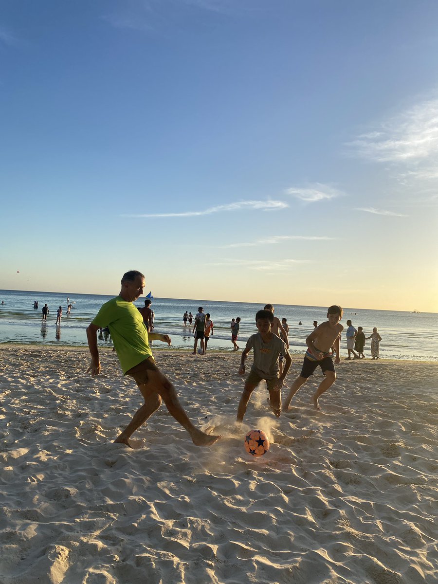 Sipping on ice-cold beer while watching the Boracay sunset paint the sky with fiery hues - this is what weekend dreams are made of! What are your favorite ways to unwind after a long week? #BoracaySunset #WeekendVibes #Philippines 🇵🇭