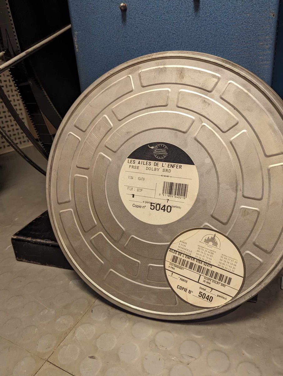 Shitlistcast's tweet photo. Hier c'était notre Premier Ciné-Club au @clubdeletoile 🍿 Pour l'occasion, on a diffusé "Les Ailes de l'enfer" produit par Jerry Bruckheimer en 35mm et en VF suivi d'un podcast en Live 🎙

Merci à tous d'être venu 🫡 et au Club de l'etoile et @Wonder_Vesper pour l'orga ❤️ https://t.co/TZgY67wcMy